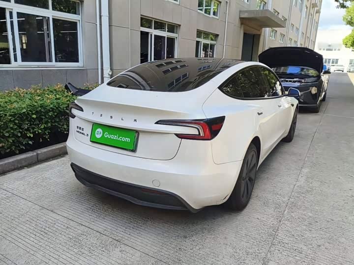 Tesla Model 3, 2025 — фото 7 из 9