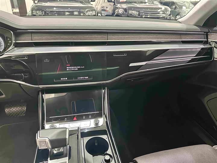 Audi A8, 2023 — фото 8 из 9