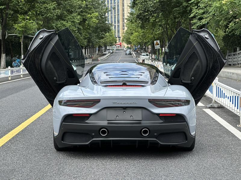 Maserati MC20, 2023 — фото 5 из 8