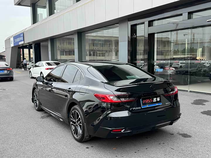 Toyota Camry, 2025 — фото 7 из 9