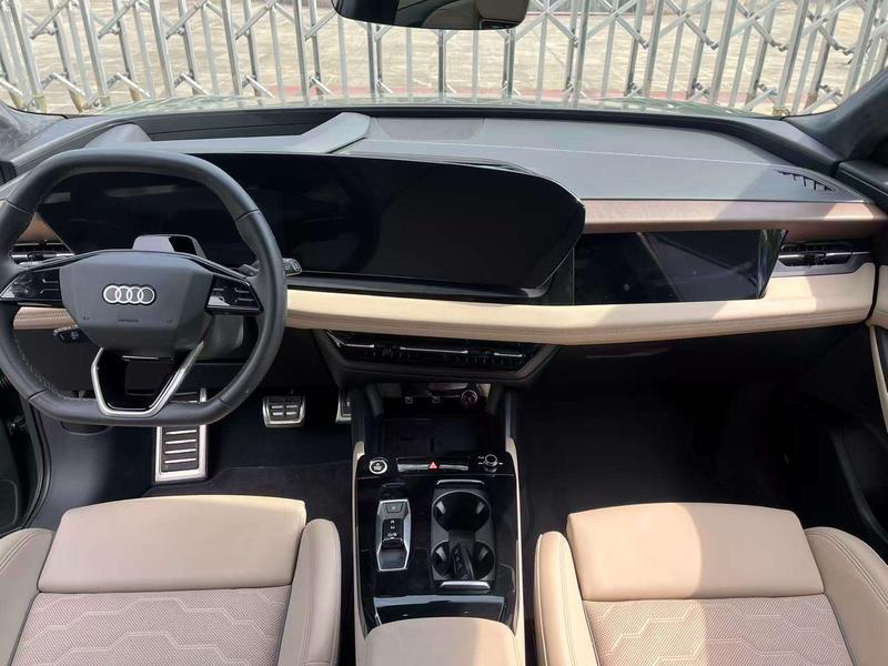 Audi Q6L e-tron, 2025 — фото 7 из 11