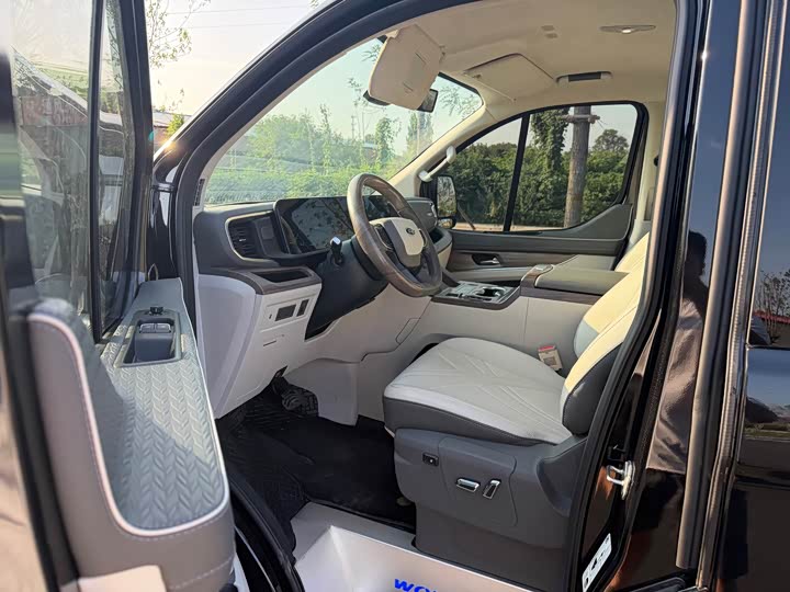 Ford Tourneo, 2023 — фото 4 из 9