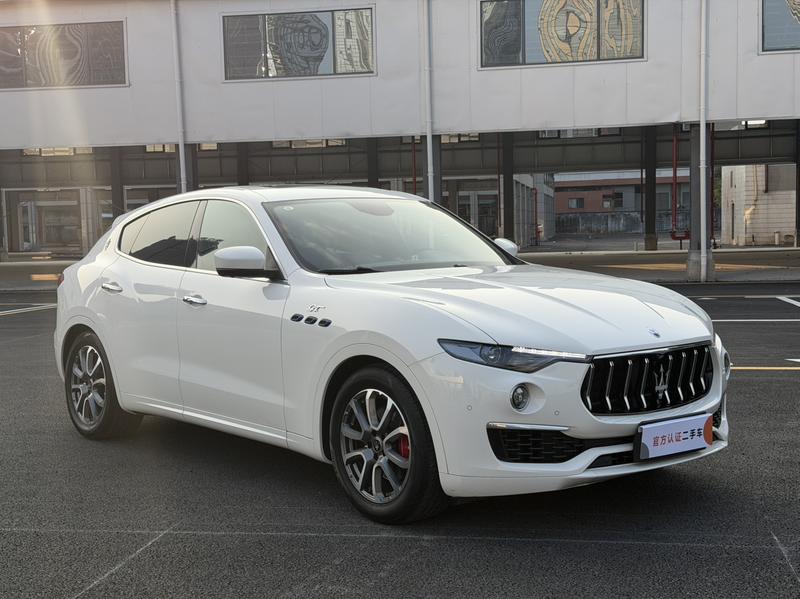 Maserati Levante, 2022 — фото 3 из 12