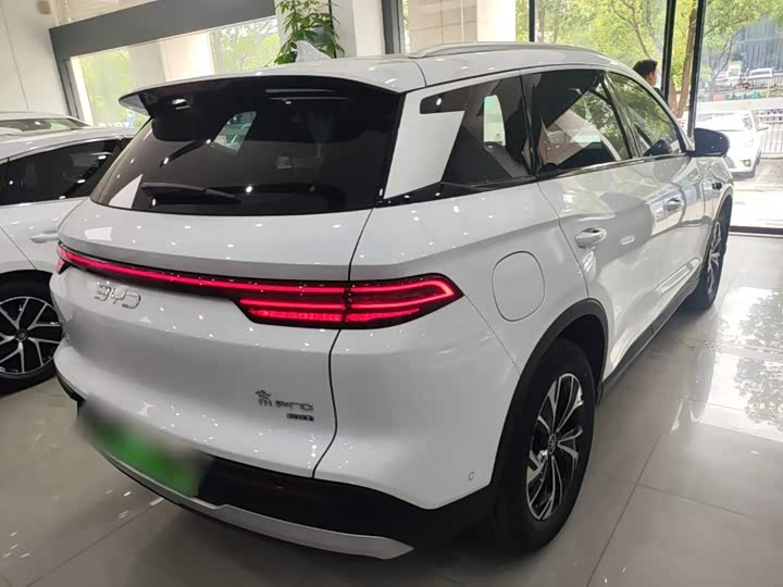 BYD Song Pro Hybrid, 2024 — фото 7 из 9