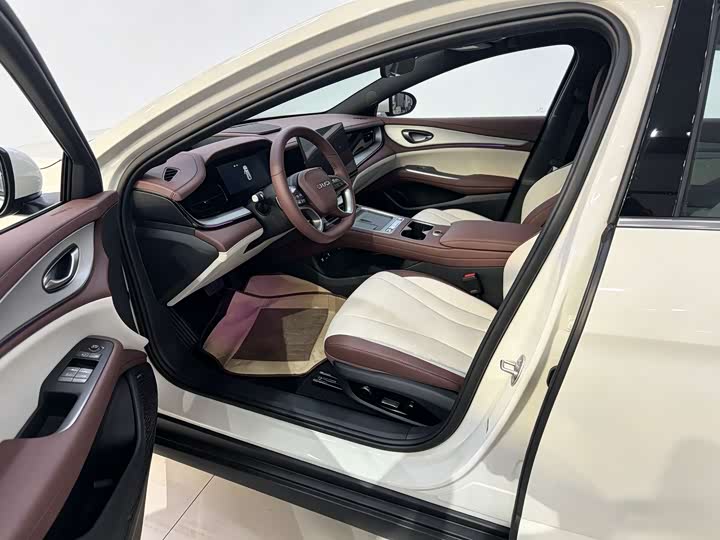 BYD Seal 07 DM-i Hybrid, 2025 — фото 7 из 9