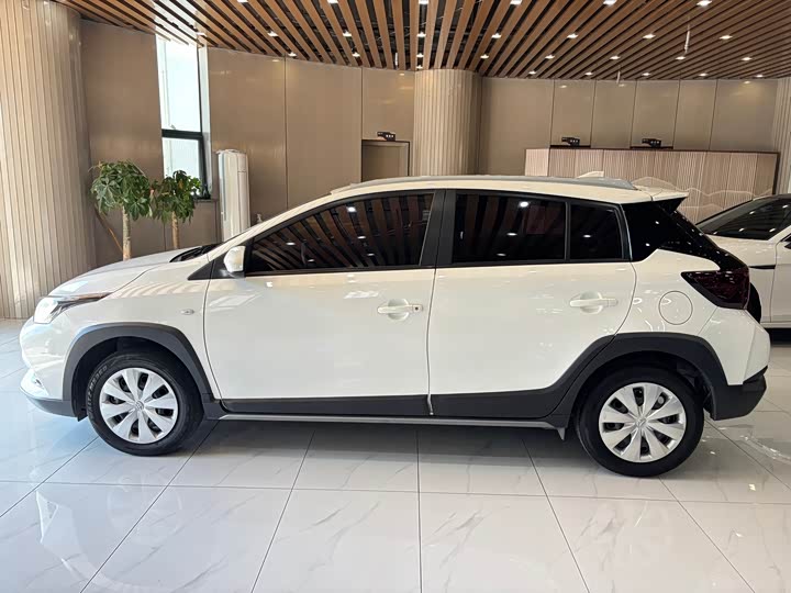 Toyota Yaris L Hatchback, 2022 — фото 2 из 9