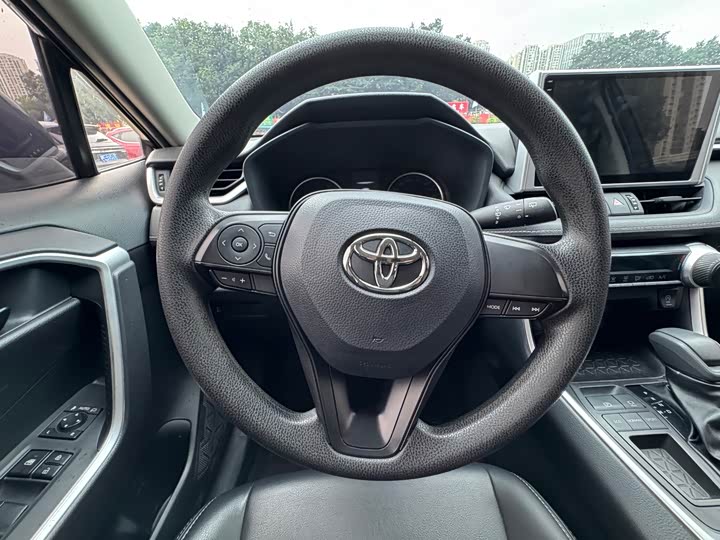 Toyota Wildlander, 2022 — фото 9 из 9