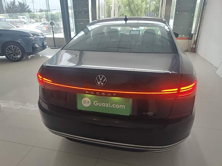 Volkswagen Passat Hybrid, 2025 — фото 6 из 9