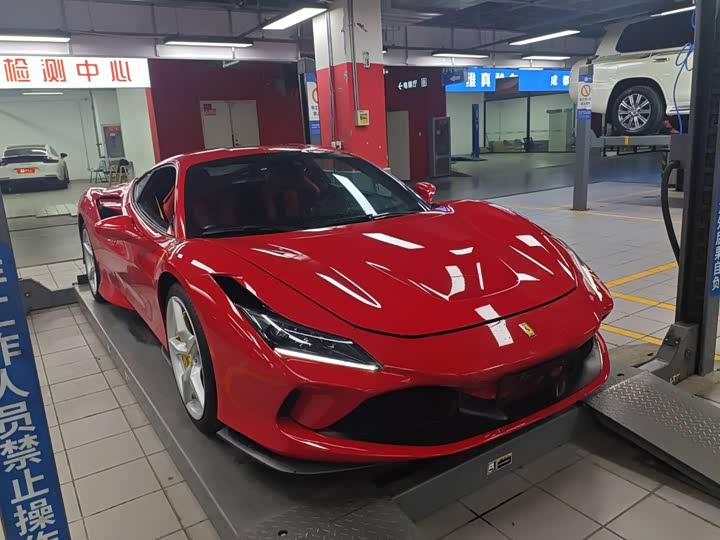 Ferrari F8, 2022 — фото 2 из 9