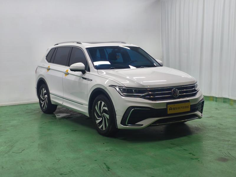 Volkswagen Tiguan L Pro, 2024 — фото 3 из 12