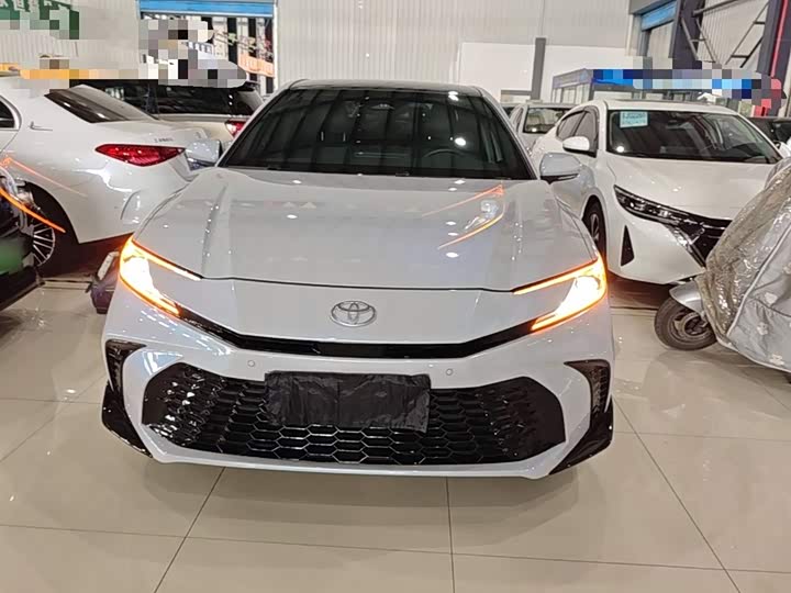 Toyota Camry, 2024 — фото 3 из 9
