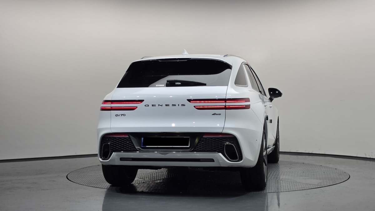 Genesis GV70, 2023 — фото 4 из 12