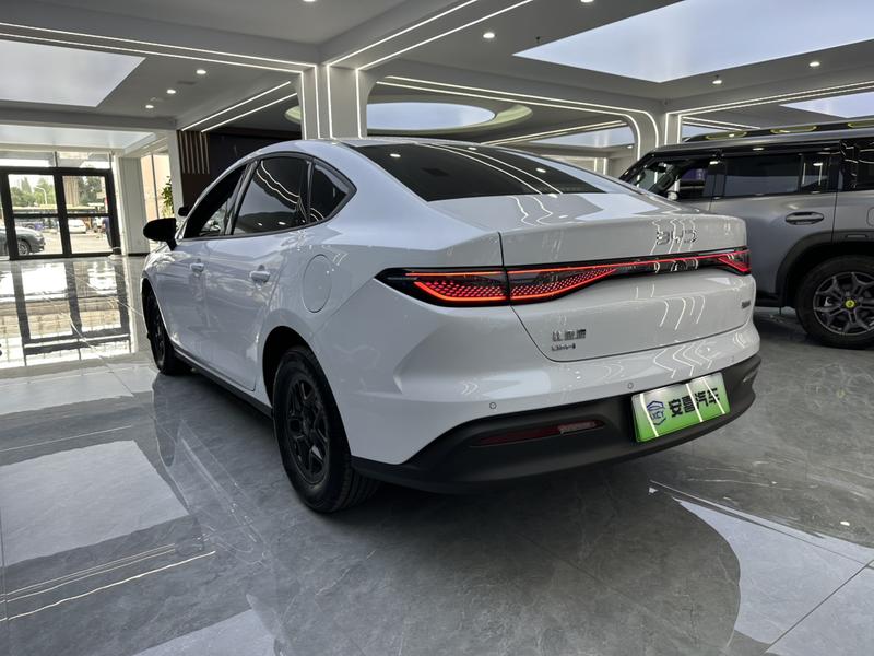 BYD Seal 05 DM-i Hybrid, 2025 — фото 4 из 12