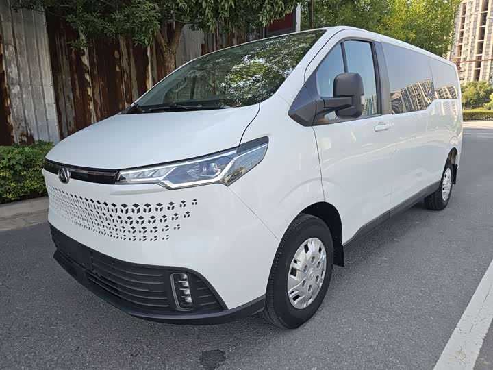 Maxus V70, 2024 — купить в Москве под ключ
