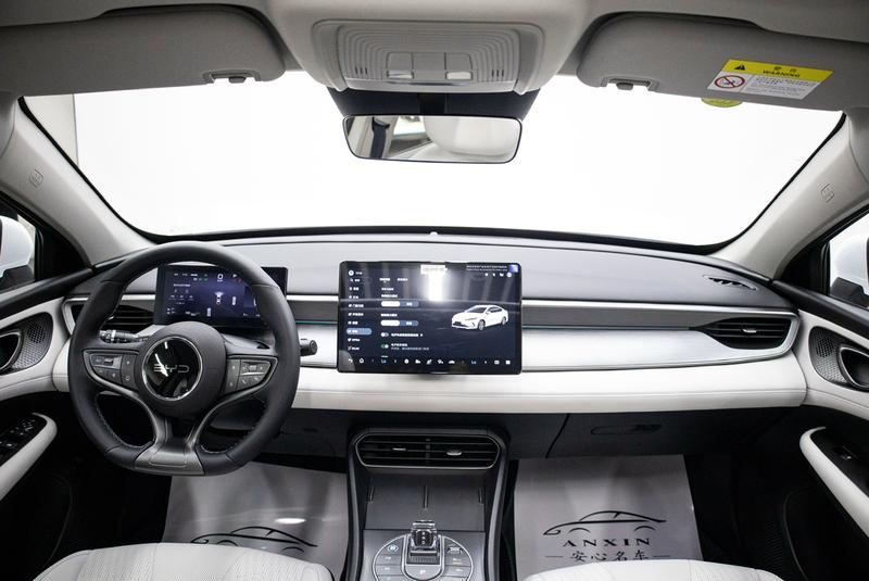 BYD Seal 05 DM-i Hybrid, 2024 — фото 9 из 12