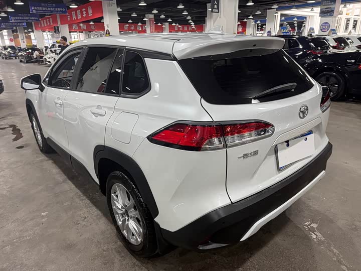 Toyota Corolla Cross, 2023 — фото 6 из 9