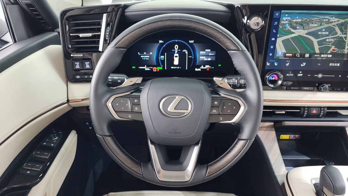 Lexus LM, 2025 — фото 12 из 12