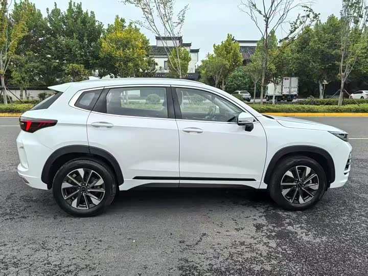Exeed LX C-DM Hybrid, 2022 — фото 4 из 5