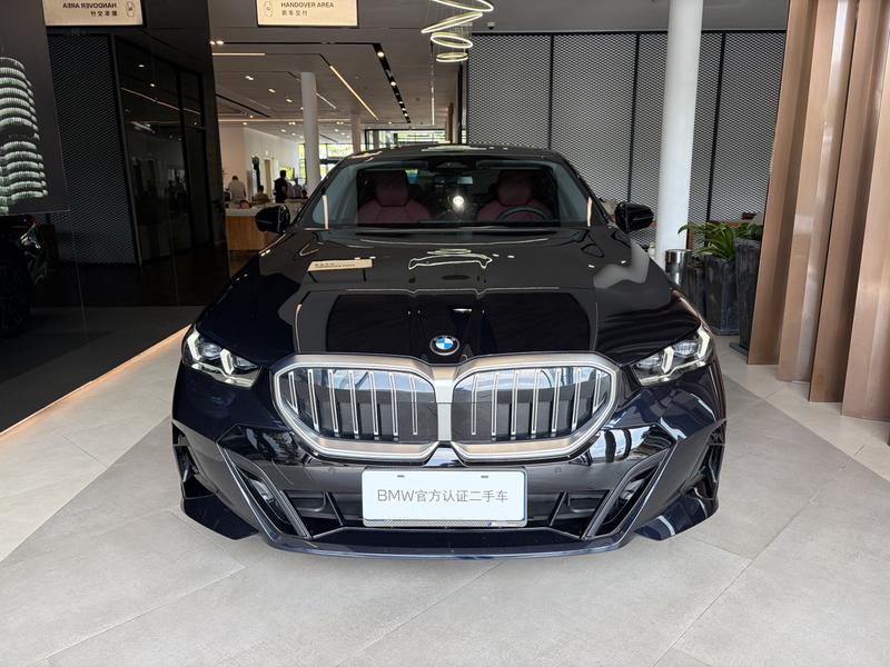 BMW 5 Series, 2025 — фото 2 из 12