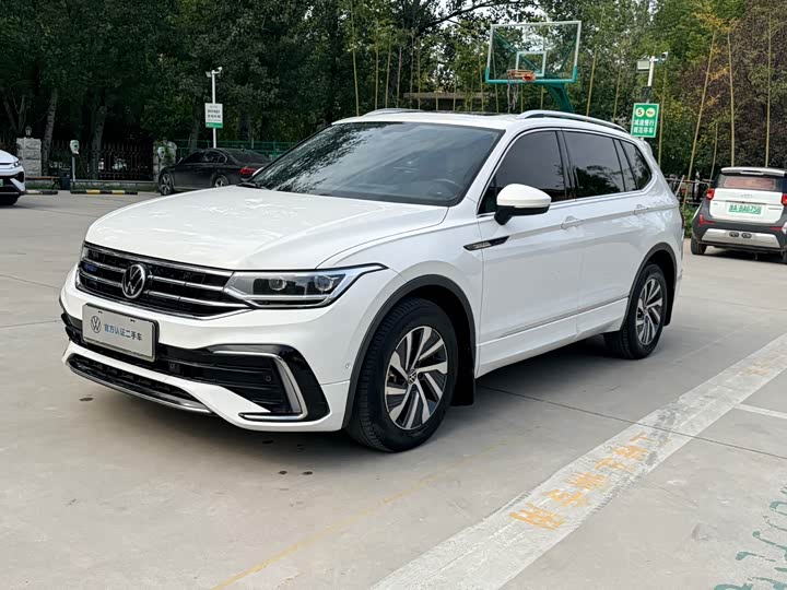 Volkswagen Tiguan L Hybrid, 2021 — купить в Иванове под ключ