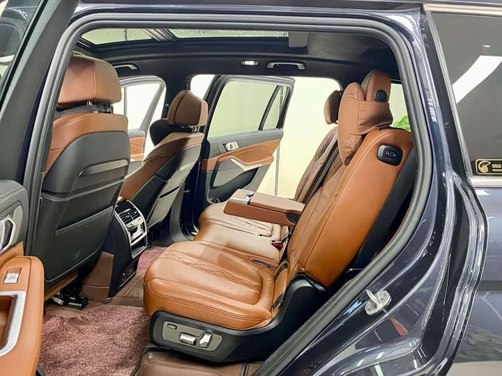 BMW X7, 2021 — фото 8 из 9