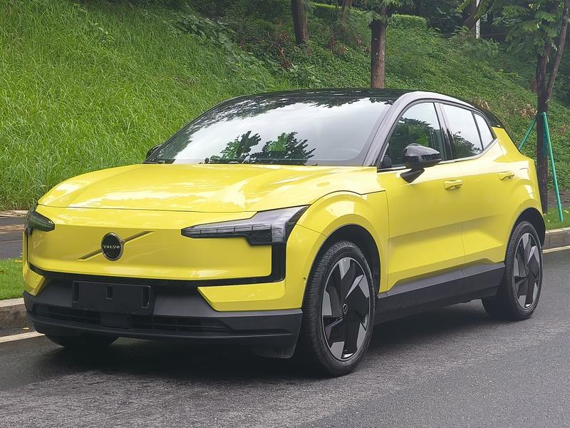 Volvo EX30, 2024 — купить в Смоленске под ключ