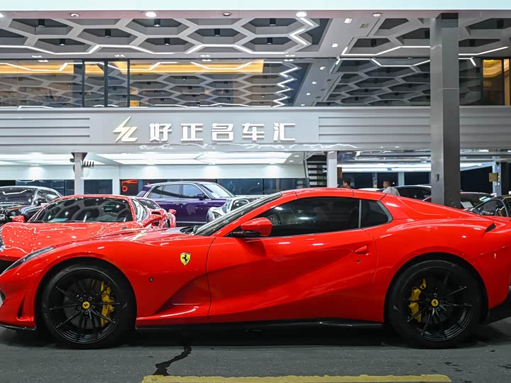 Ferrari 812, 2022 — фото 5 из 9