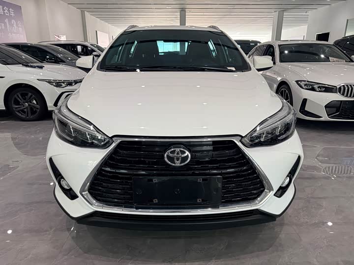 Toyota Yaris L Hatchback, 2022 — фото 2 из 9