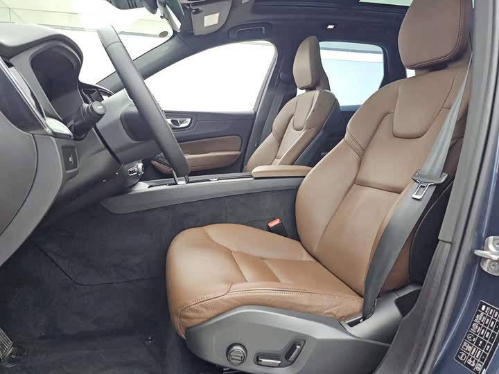 Volvo XC60, 2023 — фото 9 из 9