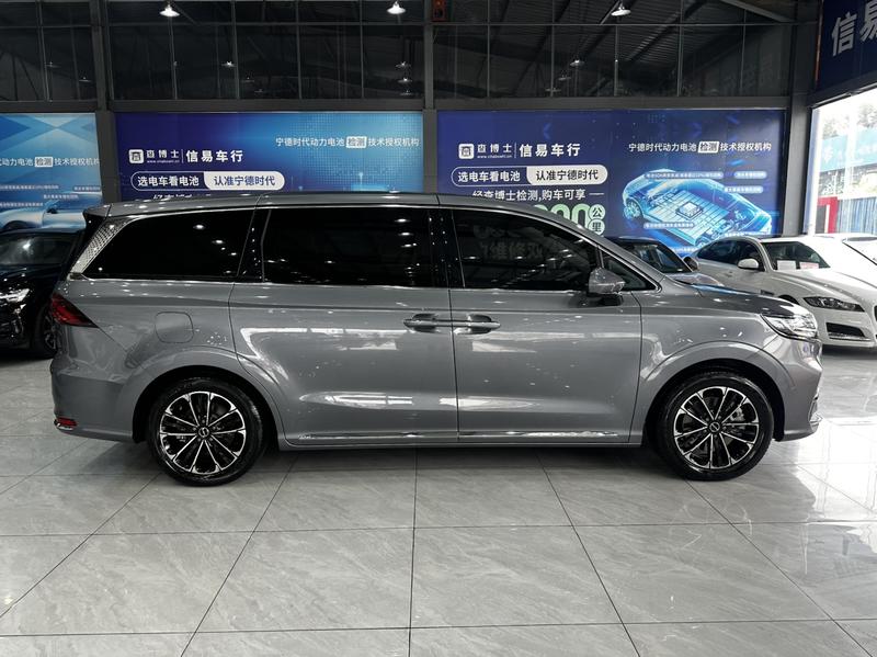 Roewe iMax 8, 2022 — фото 7 из 12