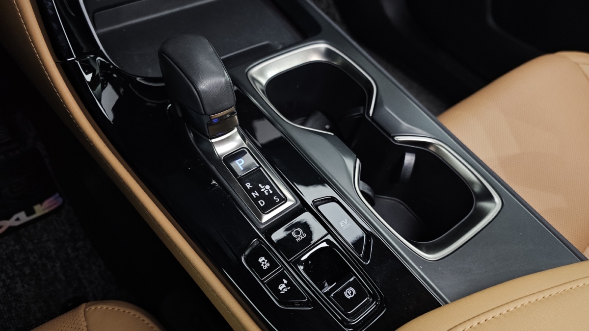 Lexus NX, 2023 — фото 8 из 12