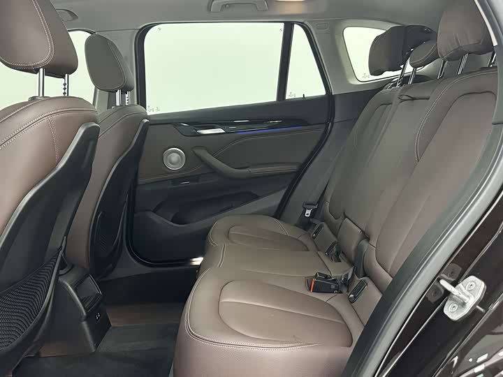 BMW X1, 2022 — фото 7 из 9