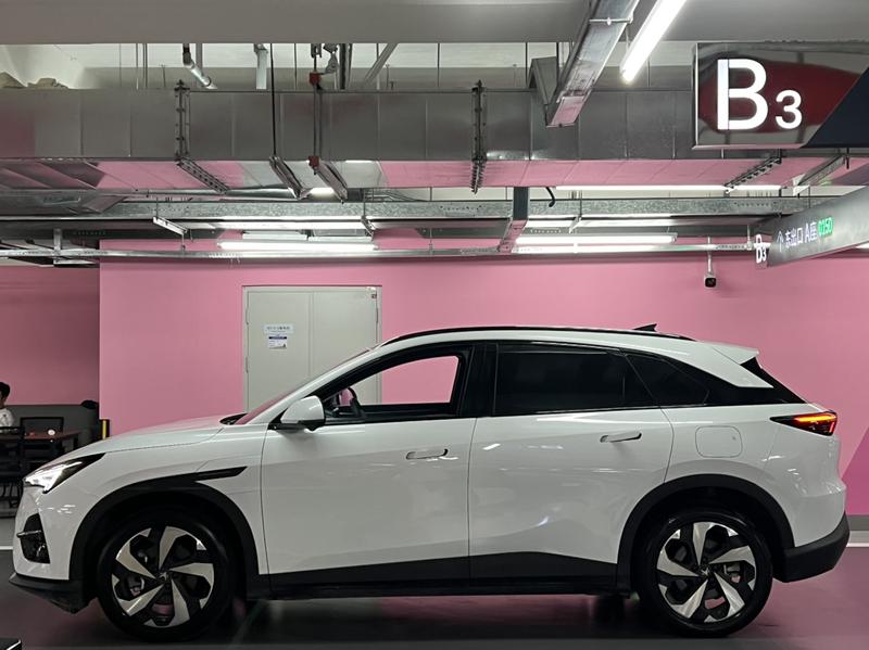 BAIC Arcfox Alpha T5, 2025 — фото 4 из 12