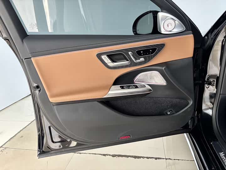 Mercedes-Benz E-Class Hybrid, 2025 — фото 9 из 9