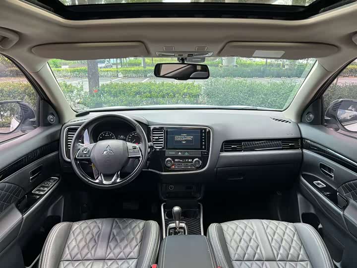 Mitsubishi Outlander, 2021 — фото 8 из 9