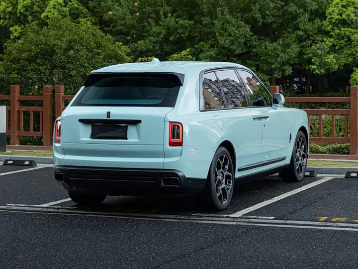 Rolls-Royce Cullinan, 2022 — фото 4 из 9
