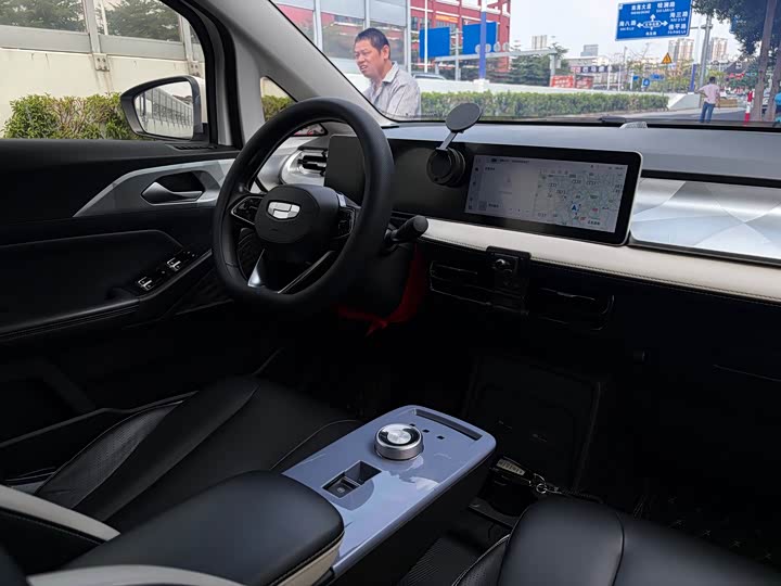 Geely Geometry E Firefly, 2022 — фото 7 из 9
