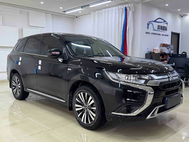Mitsubishi Outlander, 2021 — фото 3 из 9