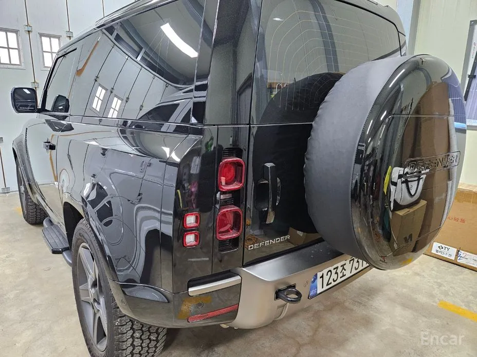 Land Rover Defender, 2025 — фото 3 из 12