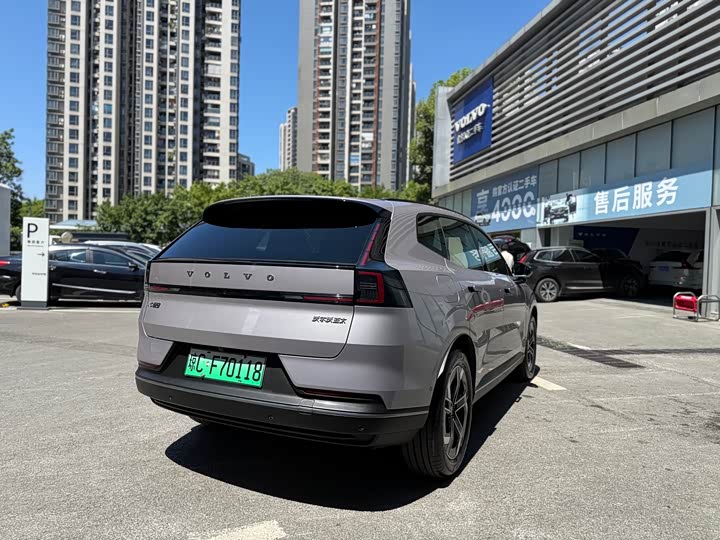 Volvo XC70 Hybrid, 2025 — фото 5 из 9