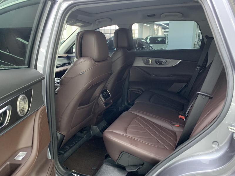 Chery Tiggo 8 Pro, 2023 — фото 10 из 12