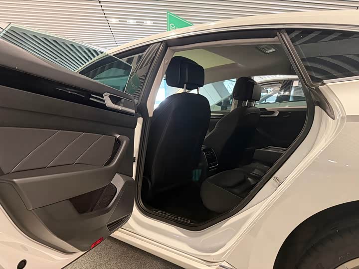 Volkswagen CC, 2023 — фото 5 из 7