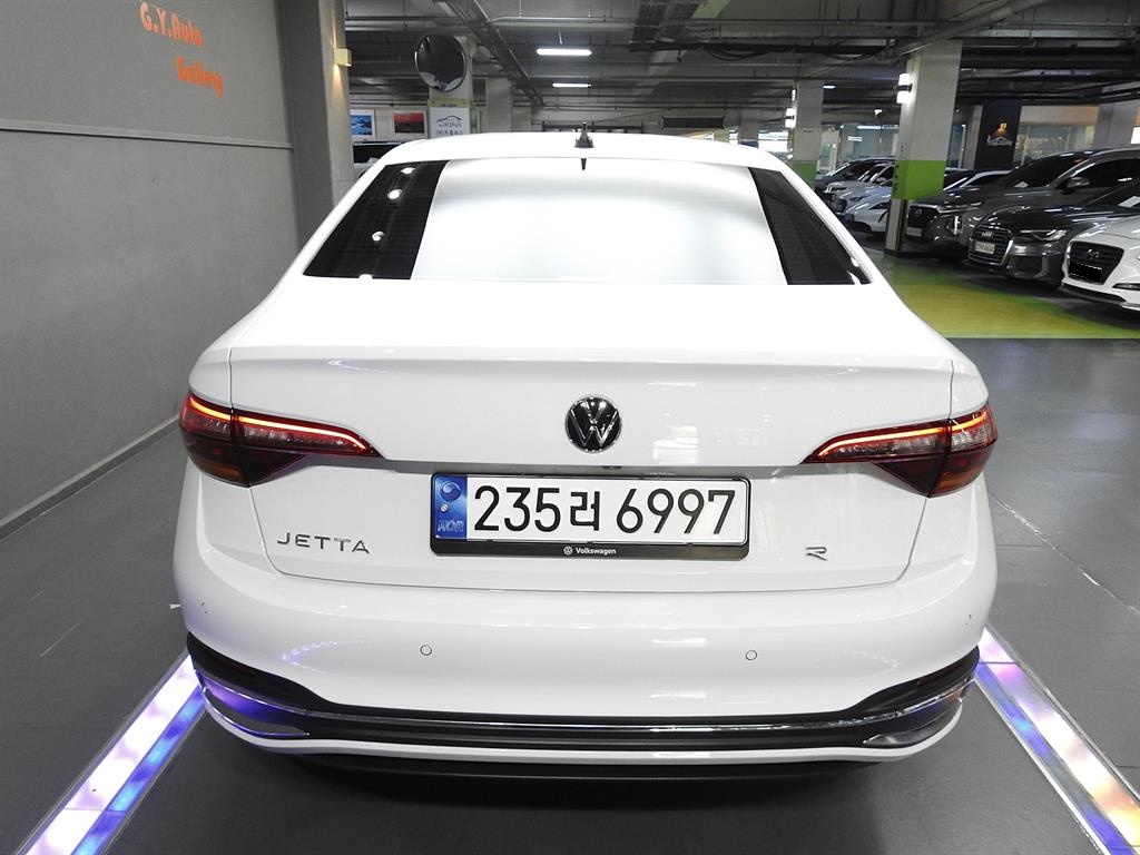 Volkswagen Jetta, 2023 — фото 4 из 12