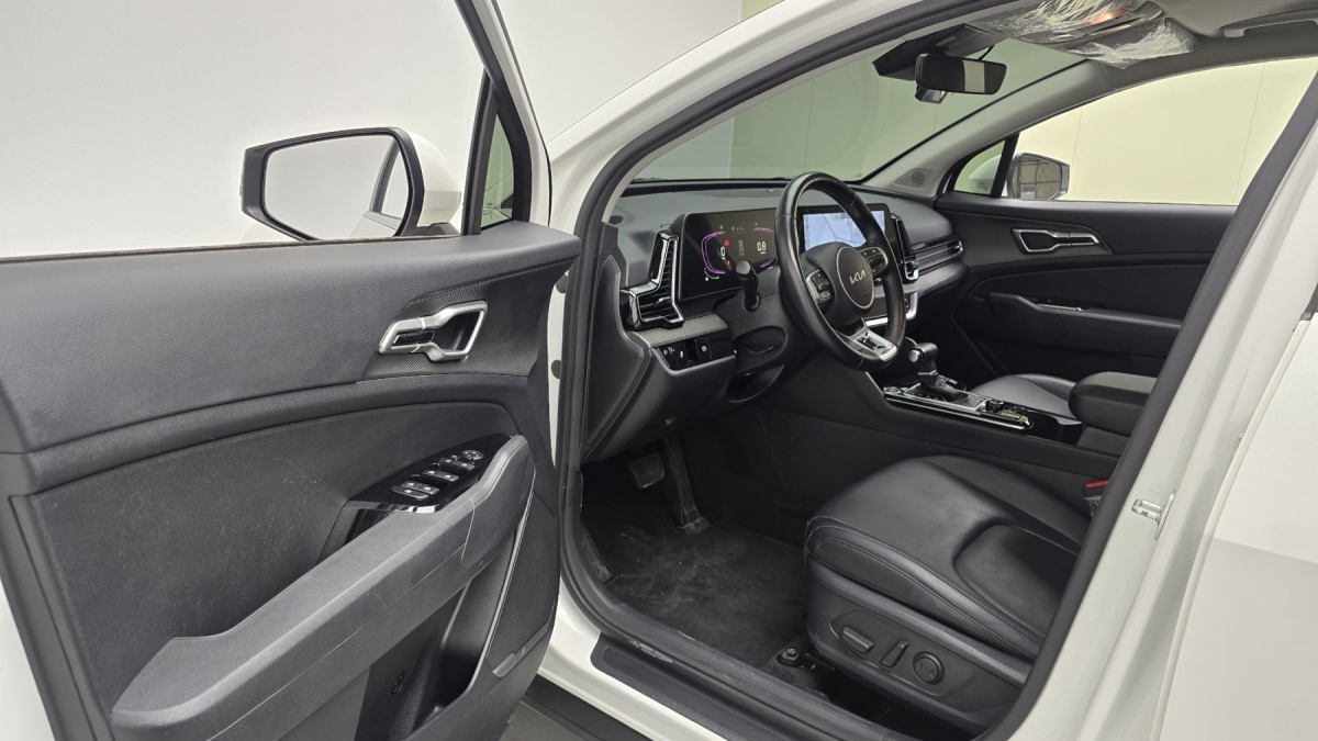Kia Sportage, 2023 — фото 9 из 12