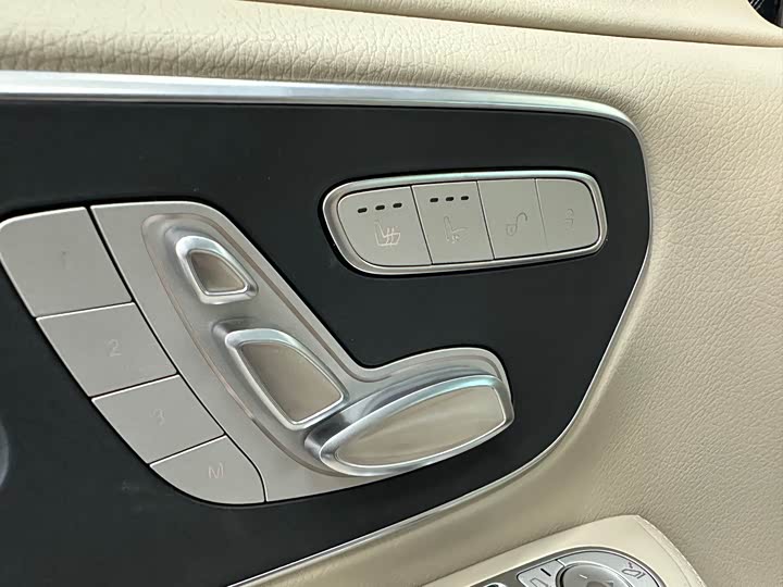 Mercedes-Benz V-Class, 2024 — фото 7 из 9