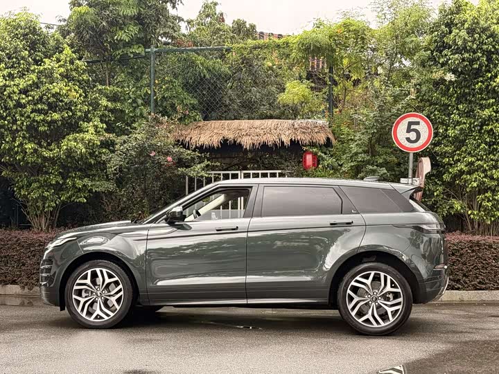 Land Rover Range Rover Evoque L, 2023 — фото 7 из 9