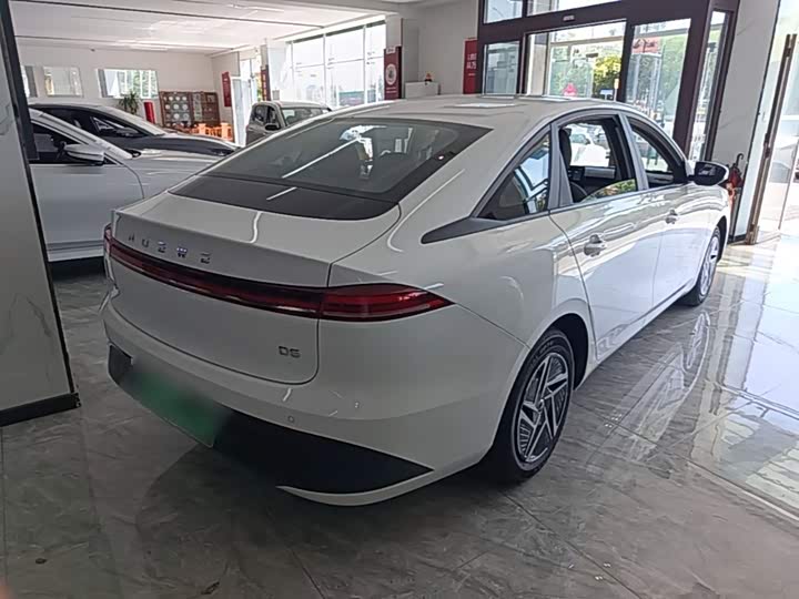 Roewe D6, 2026 — фото 7 из 9
