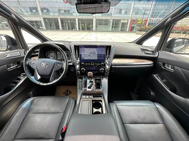 Toyota Vellfire, 2022 — фото 8 из 9