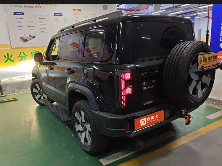 BAIC Beijing BJ40 Hybrid, 2025 — фото 8 из 9
