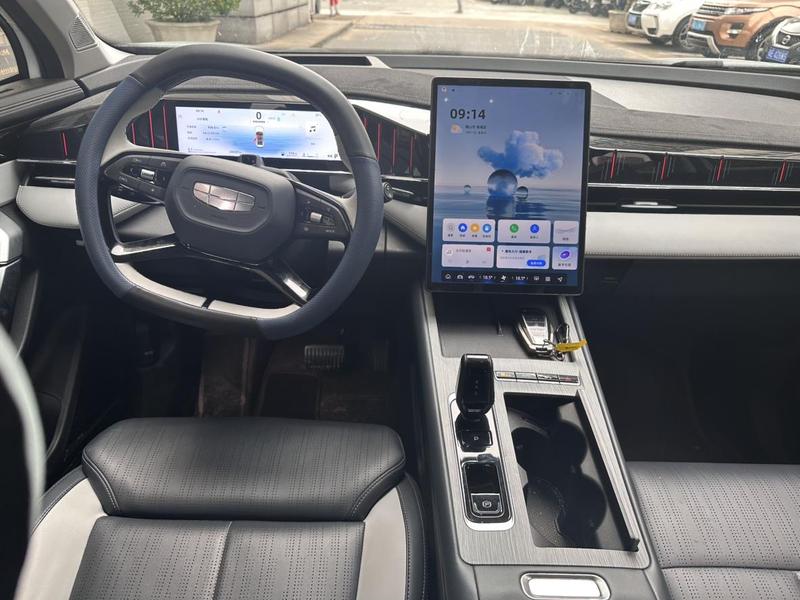 Geely Atlas L, 2024 — фото 8 из 12